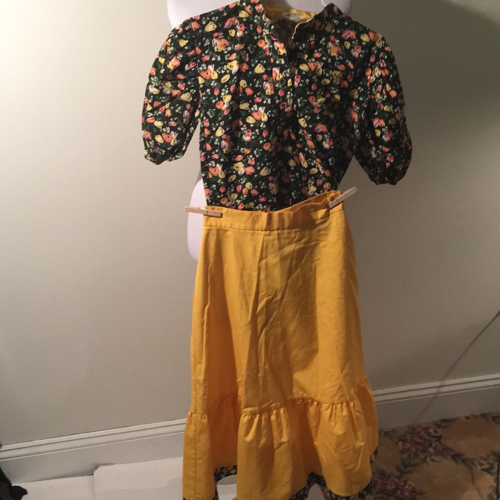 Vintage 1970s Avon fashions two piece skirt set